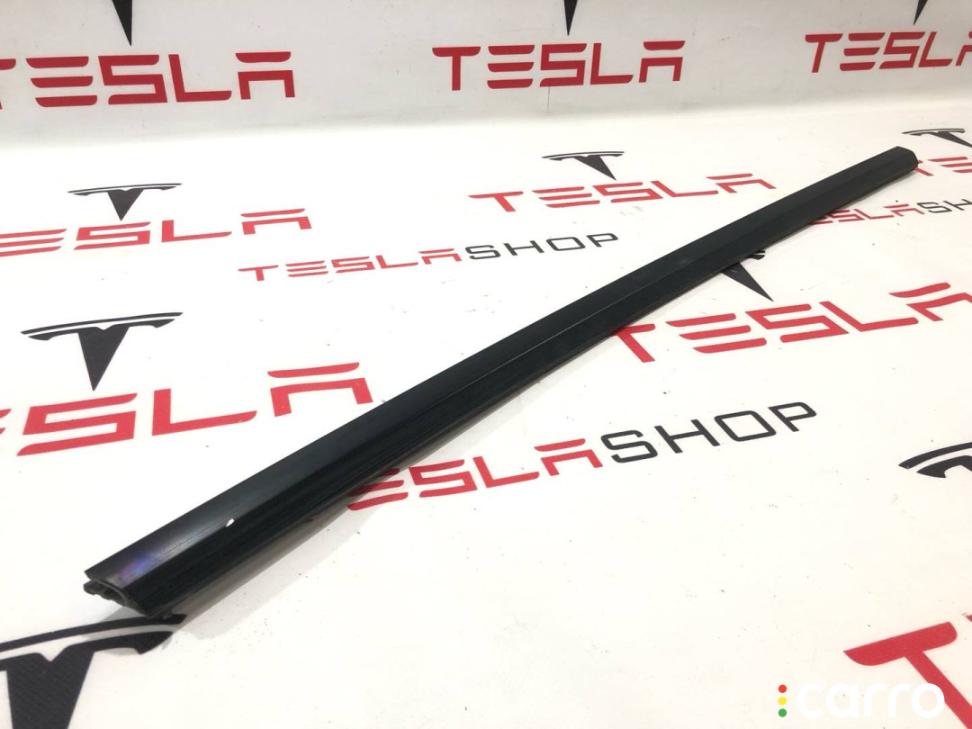 1080684-00-B молдинг двери передней правой Tesla Model 3 2022г. - фото №4
