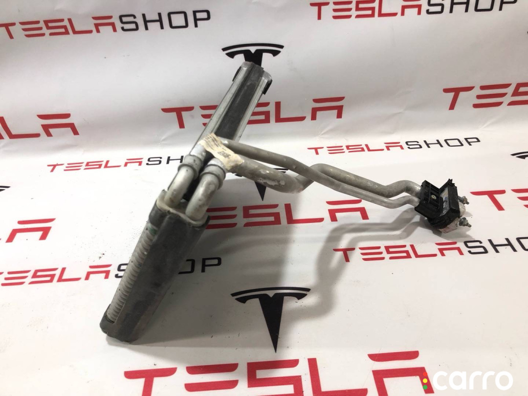 1099999-00-H, 1494714-99-E радиатор отопителя (печки) Tesla Model 3 2022г. - фото №1
