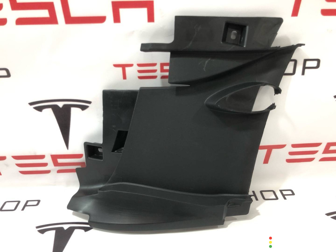 1588184-SO-A, 1588186-00-C Воздухозаборник Tesla Model X рест 2023г. - фото №1