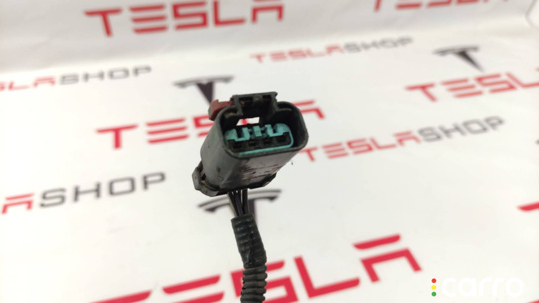 1004430-00-H разъем (фишка) проводки Tesla Model S - фото №1