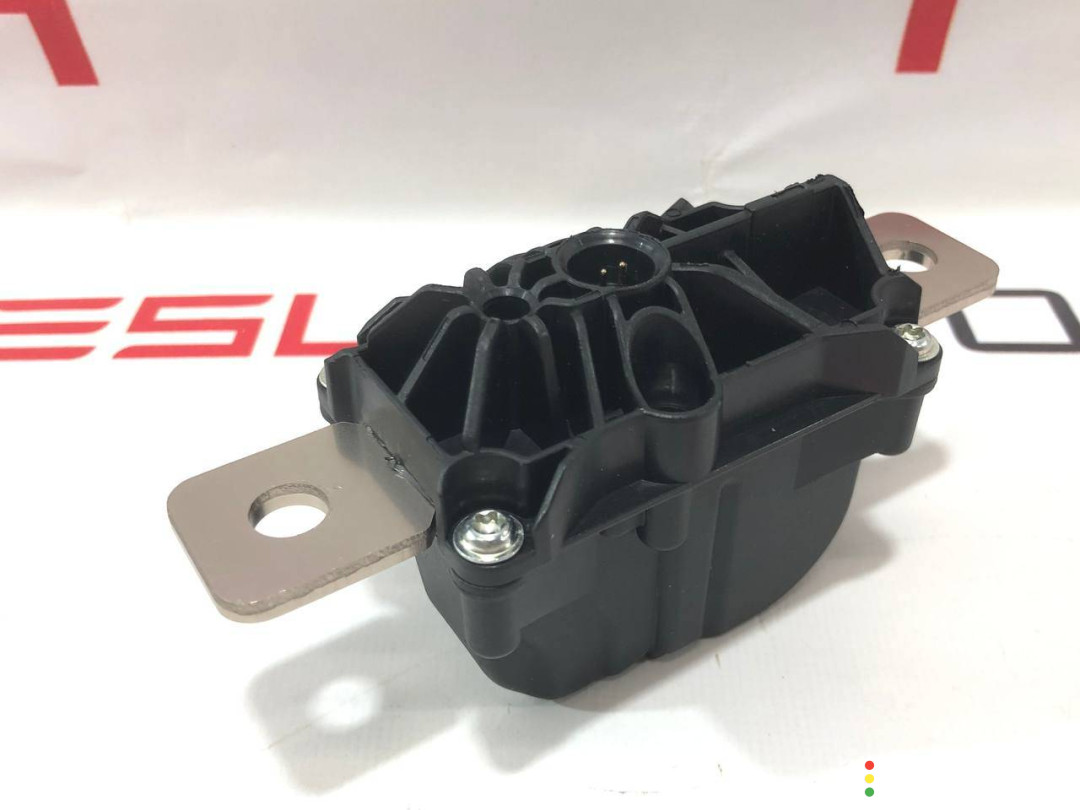 1064689-00-J, 1095154-00-C, 1095158-00-C пиропатрон основной батареи Tesla Model 3 2021г. - фото №1