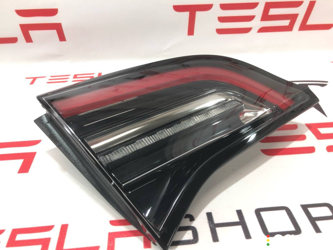 1077401-00-G, 1502088-00-B фонарь крышки багажника левый Tesla Model Y 2022г. - фото №1