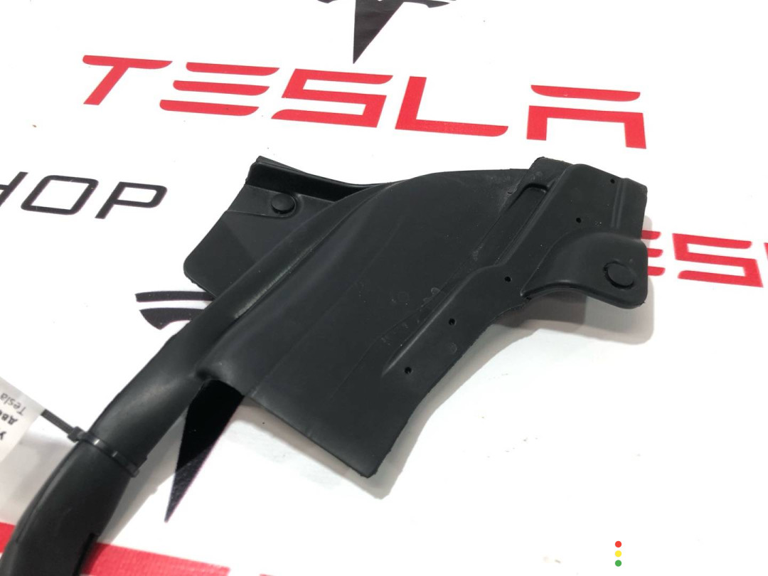 600959600D Уплотнитель задней двери Tesla Model S - фото №5