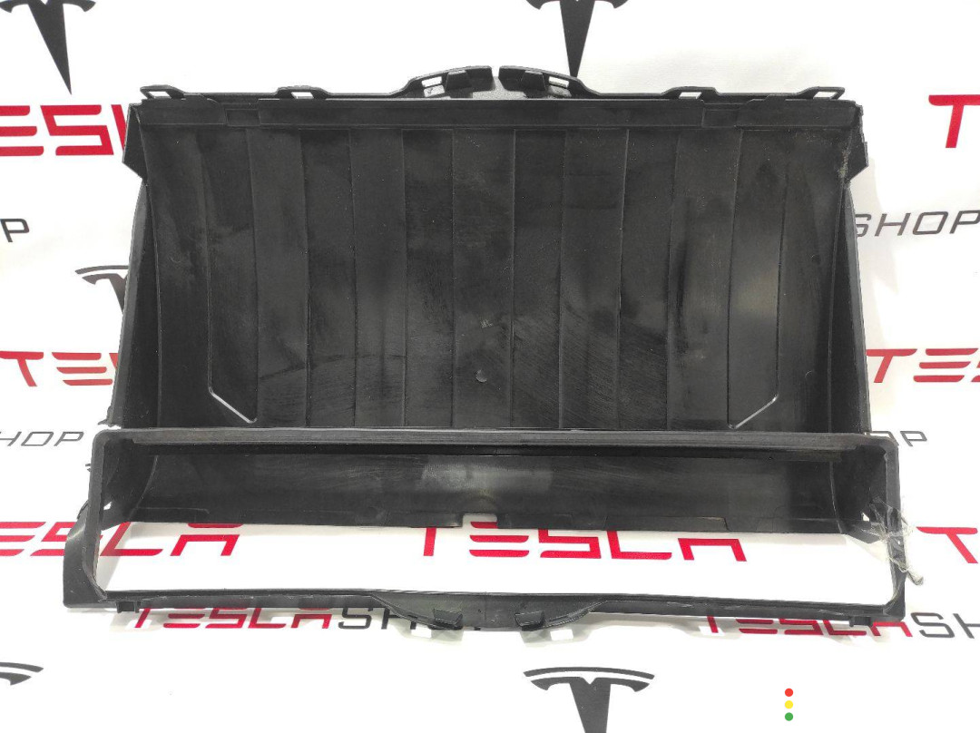 1034850-00-F, 1034853-00-F люверс переднего бампера Tesla Model X 2019г. - фото №5