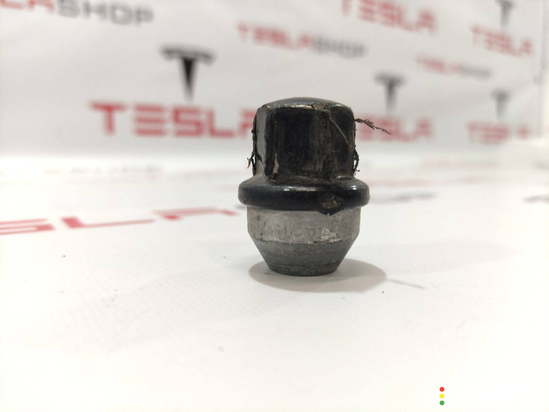 1027010-00-B, 2007065 Гайка колесная Tesla Model S 2015г. - фото №1