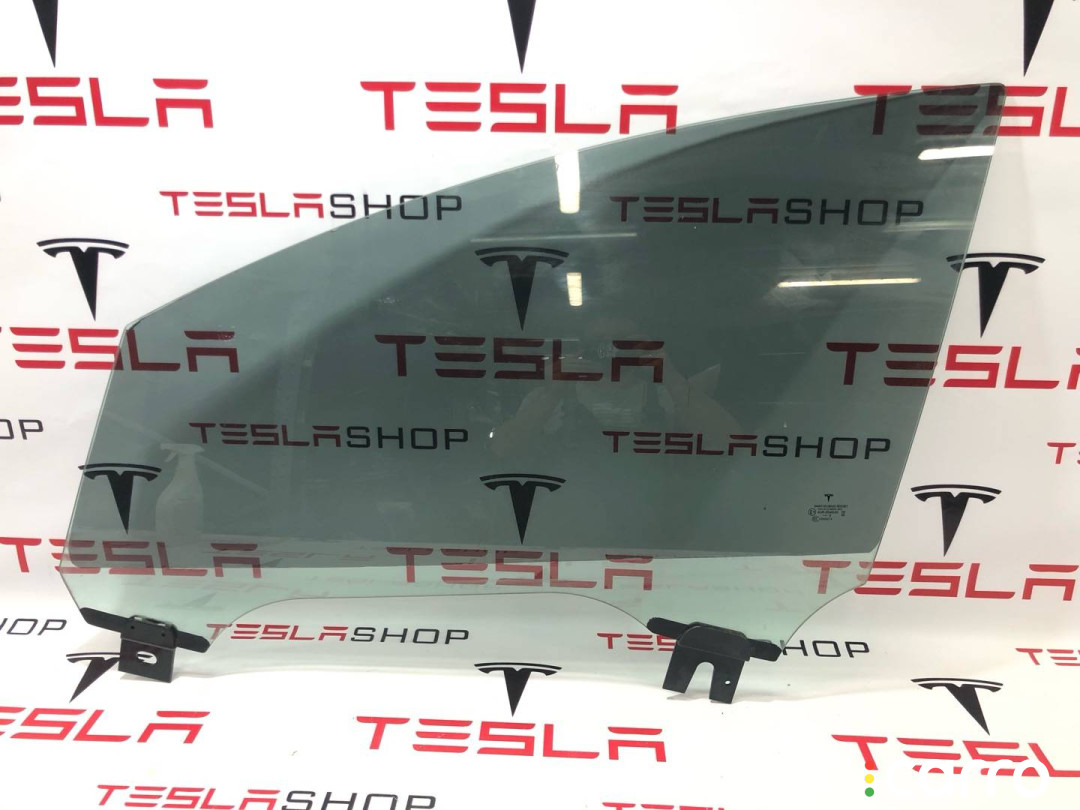 102882200J стекло двери передней левой Tesla Model X 2019г. - фото №1