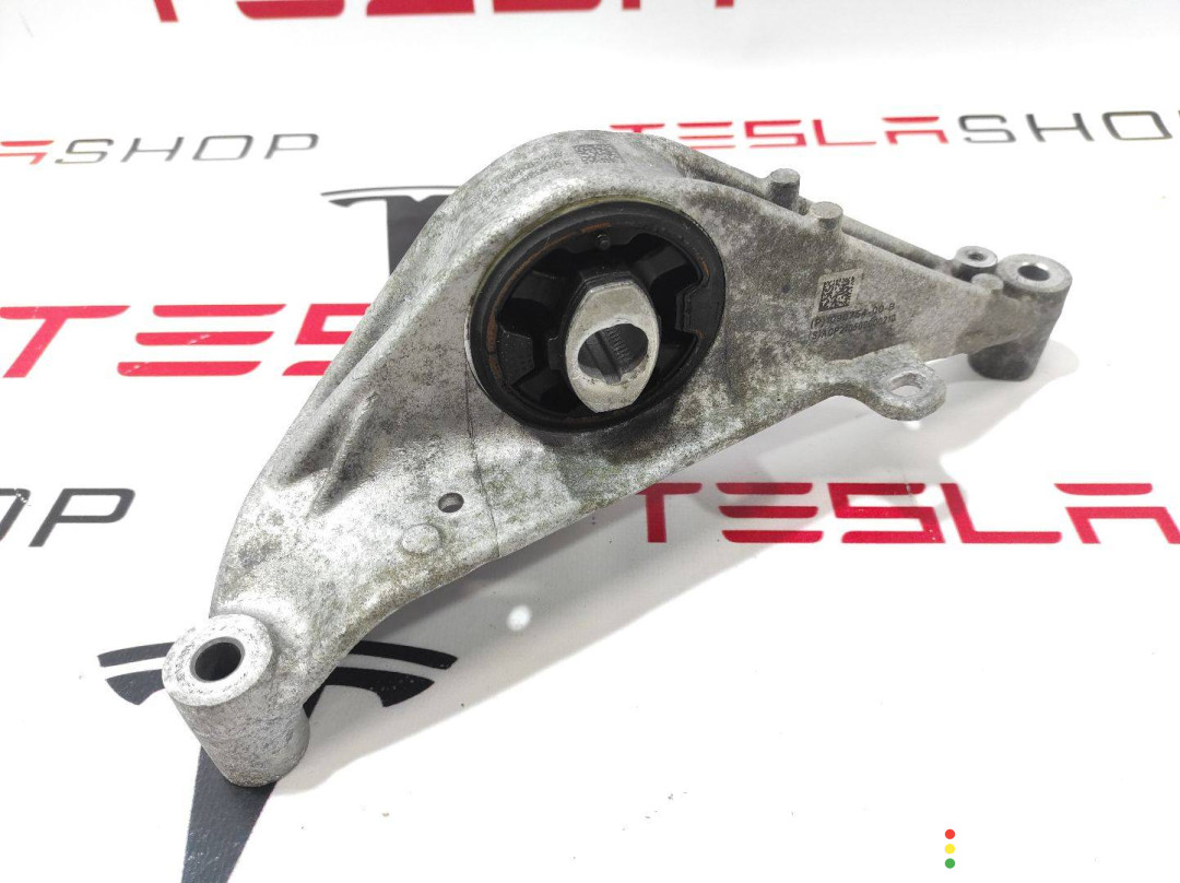 1090754-00-B кронштейн двигателя передний Tesla Model Y 2021г. - фото №2