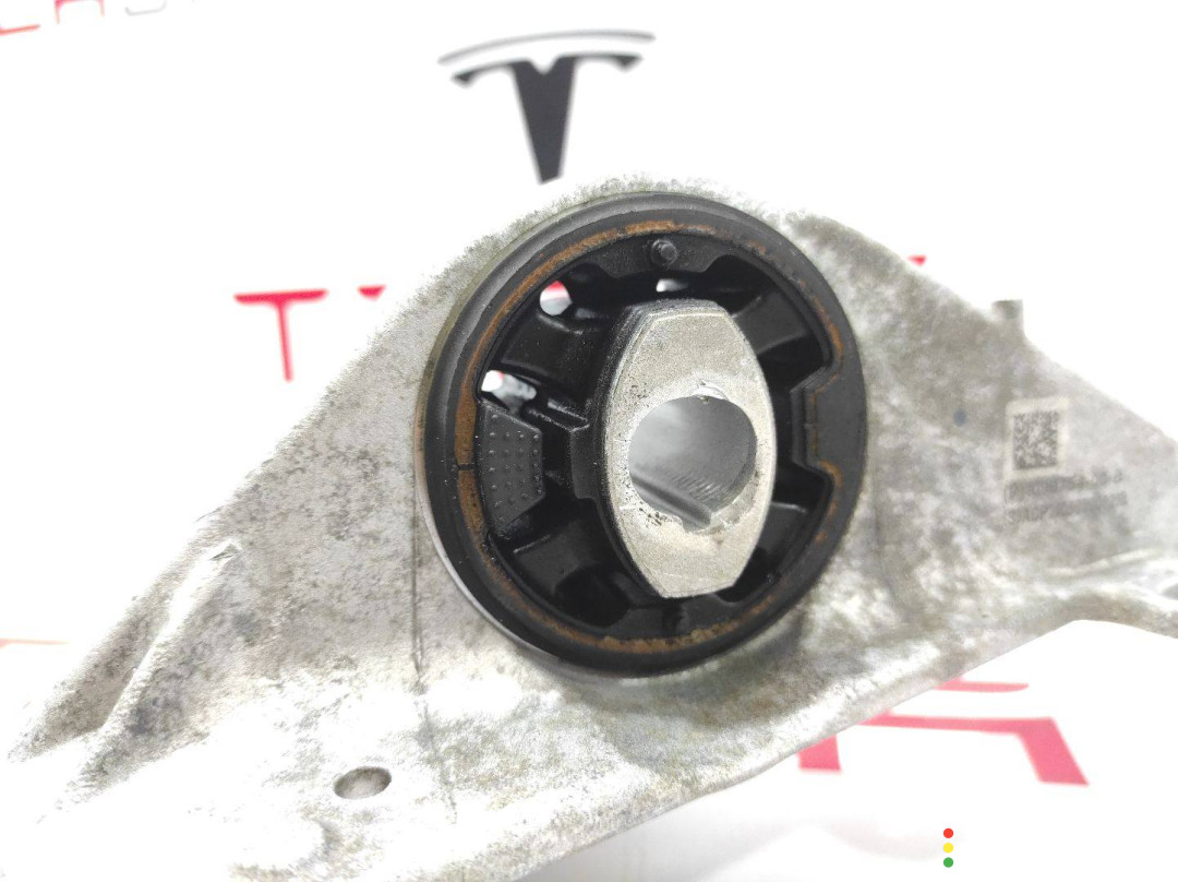 1090754-00-B кронштейн двигателя передний Tesla Model Y 2021г. - фото №4