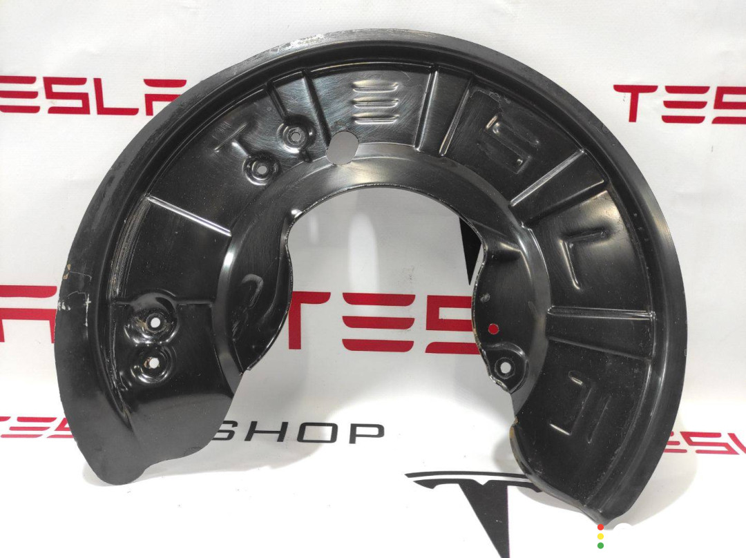 1027661-01-B Кожух тормозного диска Tesla Model X 2019г. - фото №1