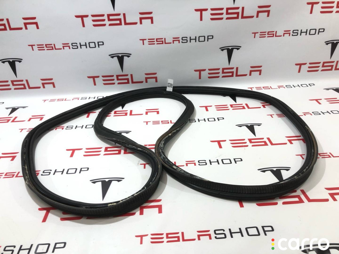 1459233-00-D, 1033038-00-B уплотнитель багажника Tesla Model X 2019г. - фото №1