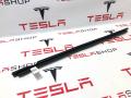 1483694-00-A, 1032179-00-C уплотнитель задний правый Tesla Model X 2019г. - фото №3