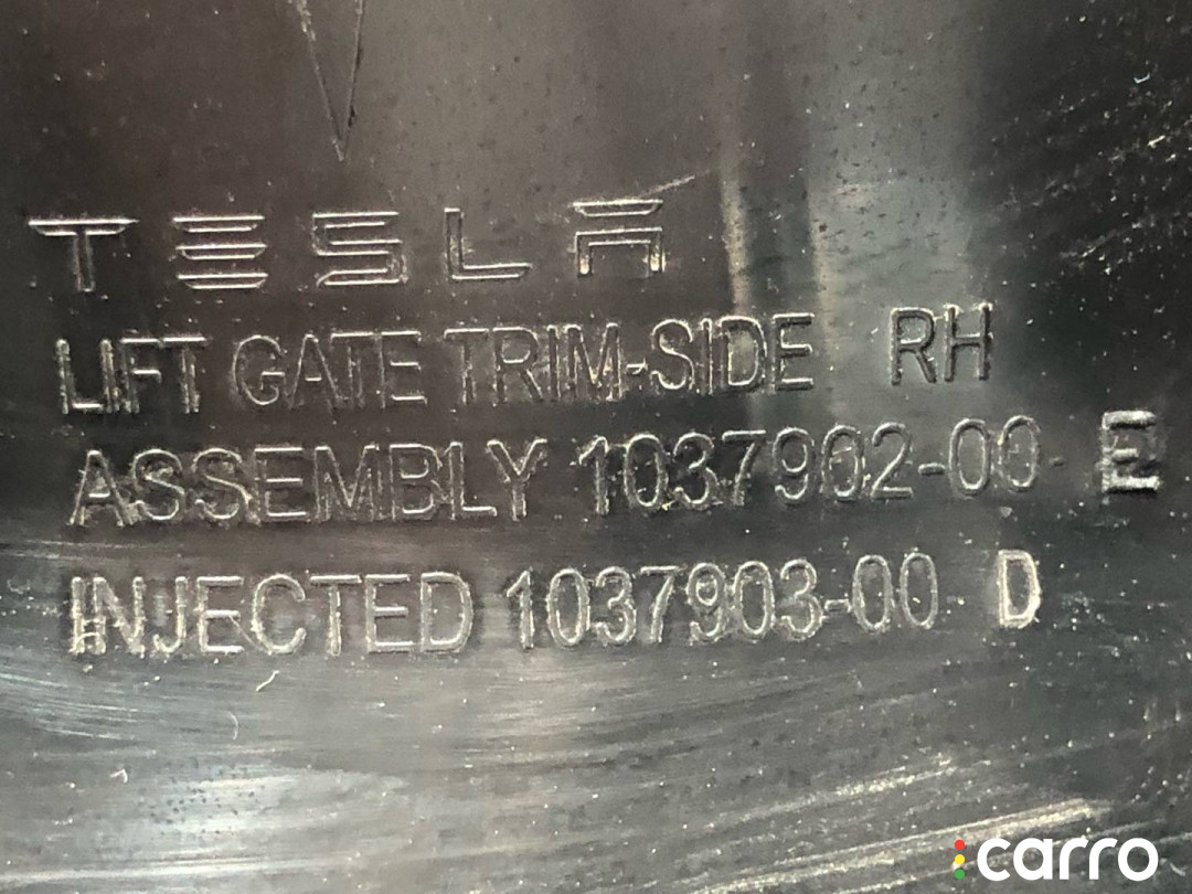 1037902-00-E Накладка крышки багажника Tesla Model X 2019г. - фото №5