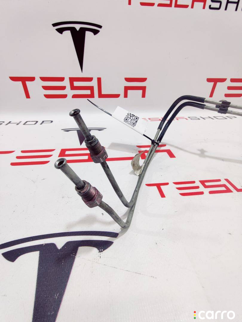 1044713-00-D трубка тормозная Tesla Model Y 2021г. - фото №1