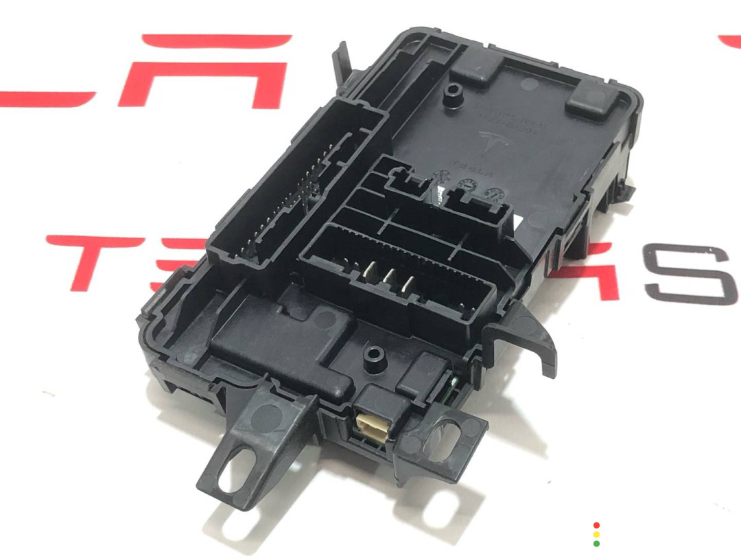 149519400D, 149519500F, 1496641-00-L Блок управления сиденьем переднее Tesla Model S 2-й рест 2022г. - фото №3