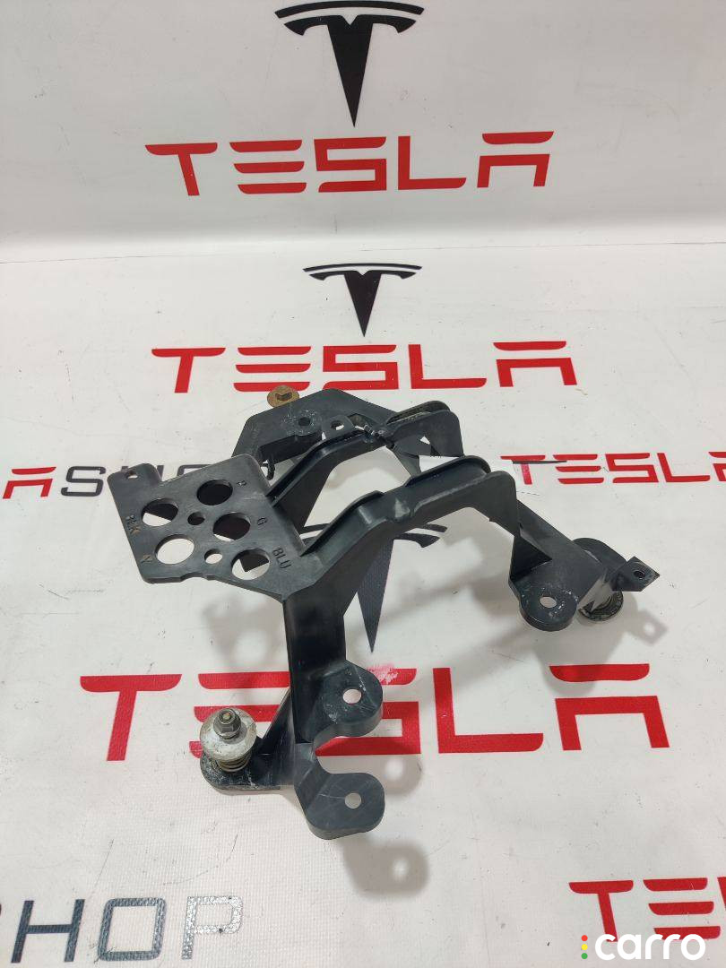 6006404-00-C кронштейн крепления компрессора Tesla Model S - фото №1