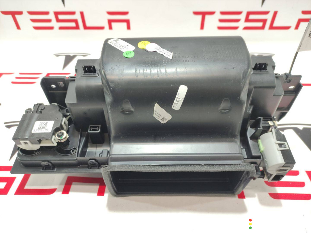 1647845-00-A, 1562957-83-G воздуховод Tesla Model S 2-й рест 2022г. - фото №1