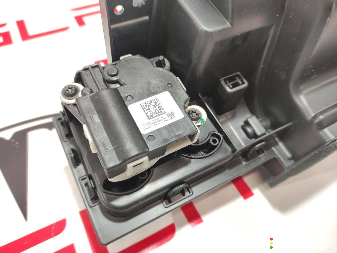1647845-00-A, 1562957-83-G воздуховод Tesla Model S 2-й рест 2022г. - фото №3