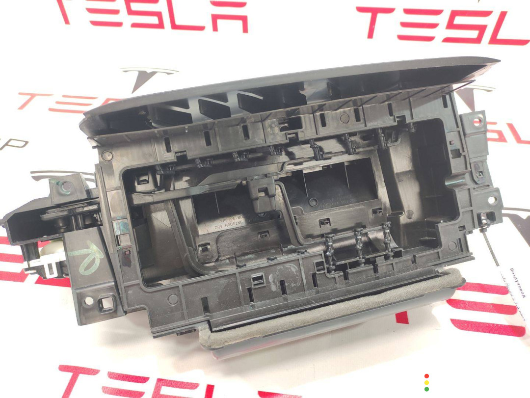 1647845-00-A, 1562957-83-G воздуховод Tesla Model S 2-й рест 2022г. - фото №5