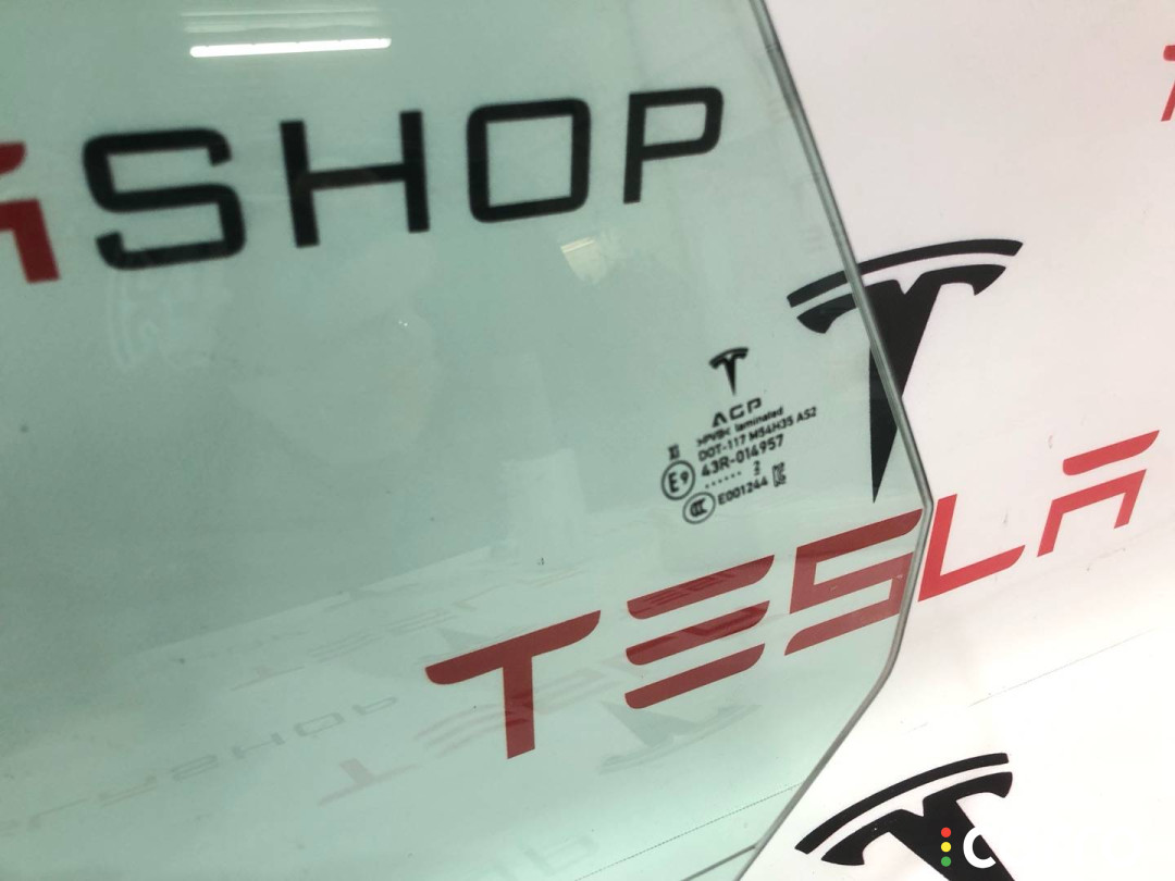 1588355-00-D стекло двери задней левой Tesla Model S 2-й рест 2022г. - фото №2