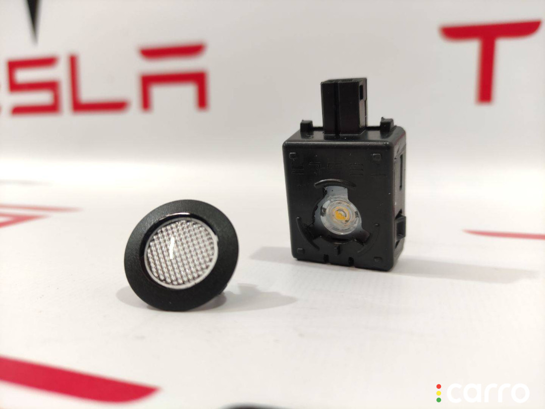 1614323-00-B, 1613836-00-C Фонарь салона (плафон) передний левый нижний Tesla Model S 2-й рест 2022г. - фото №1