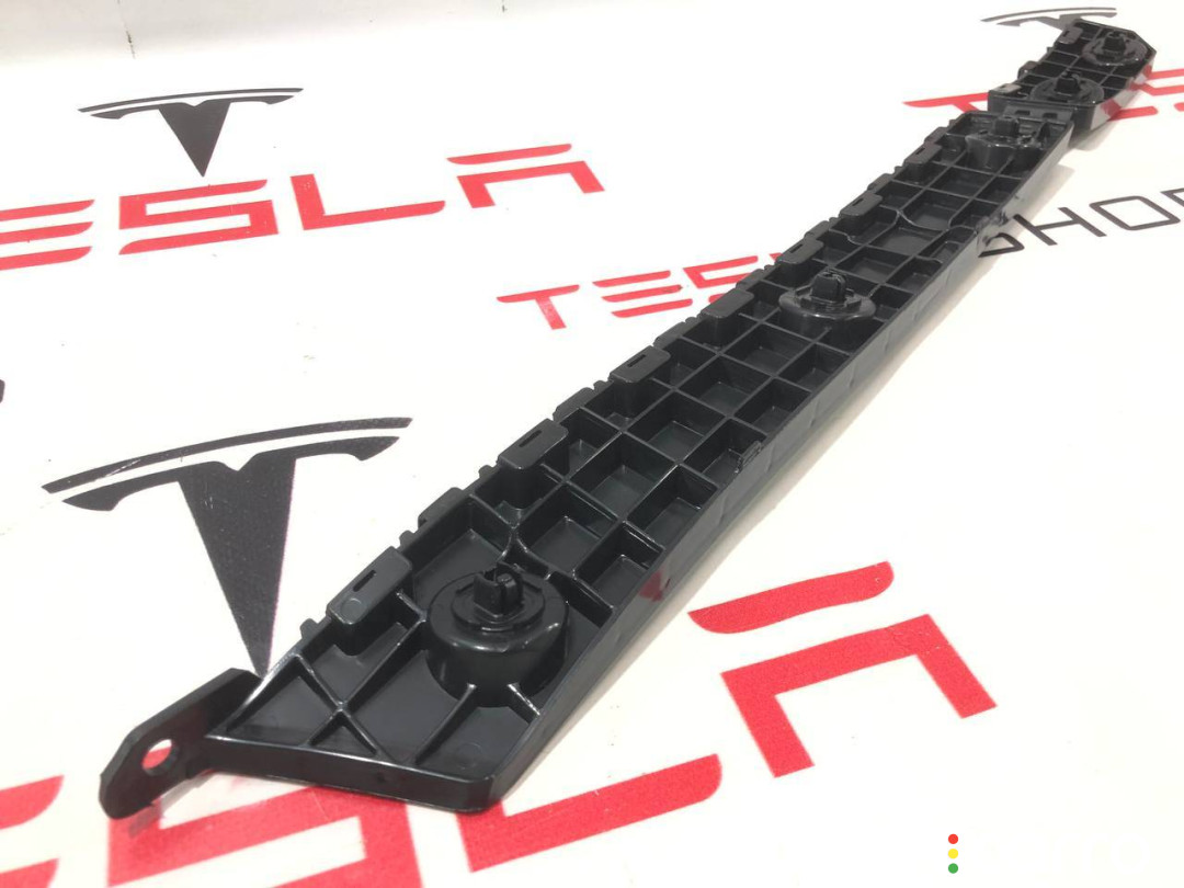 1585738-00-A, 1585740-00-A крепление бампера заднего правый Tesla Model S 2-й рест 2022г. - фото №1