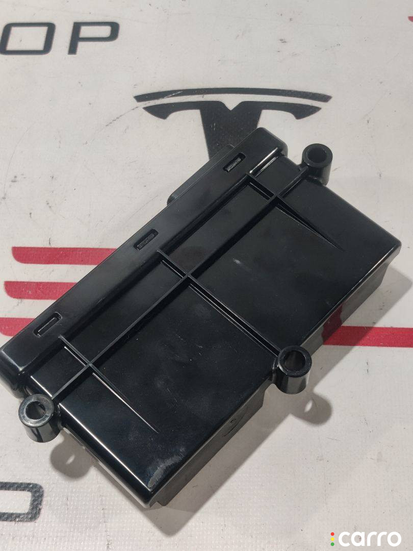 1007618-00-J ЭБУ электронного стояночного тормоза Tesla Model X 2018г. - фото №4