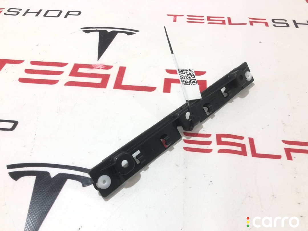 2486406-00-D, 1647452-00-A крепление проводки Tesla Model S 2-й рест 2022г. - фото №1