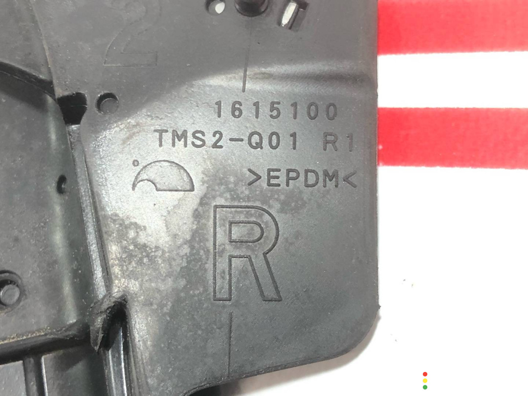 1615100-00-B Уплотнитель задней двери Tesla Model S 2-й рест 2022г. - фото №3
