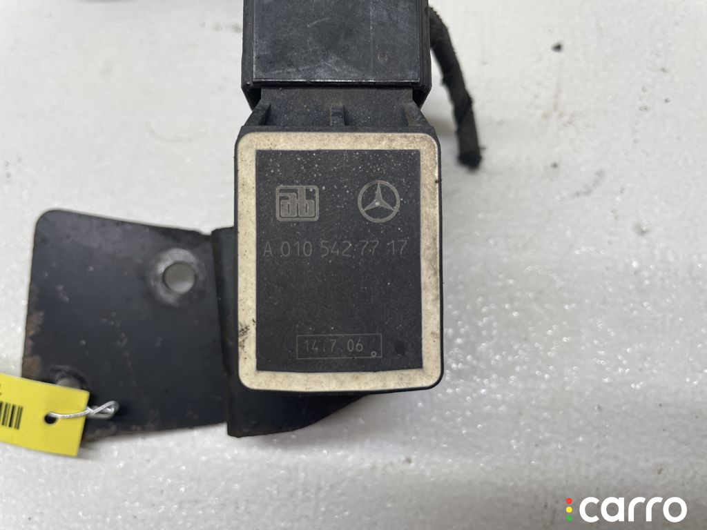 A0105427717, 0105427717, A1643280240, A1643200832, 1643280240, 1643200832 Датчик положения кузова Mercedes ML W164 2006г. - фото №3