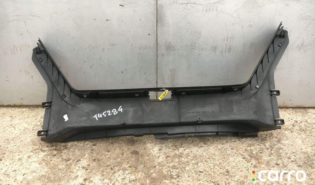 A2036900525, 2036900525 Накладка внутренняя на заднюю панель кузова Mercedes C W203 2004г. - фото №2