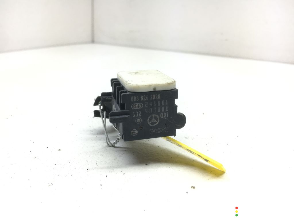 0038202926, A0038202926 Датчик удара Mercedes S W221 2009г. - фото №1