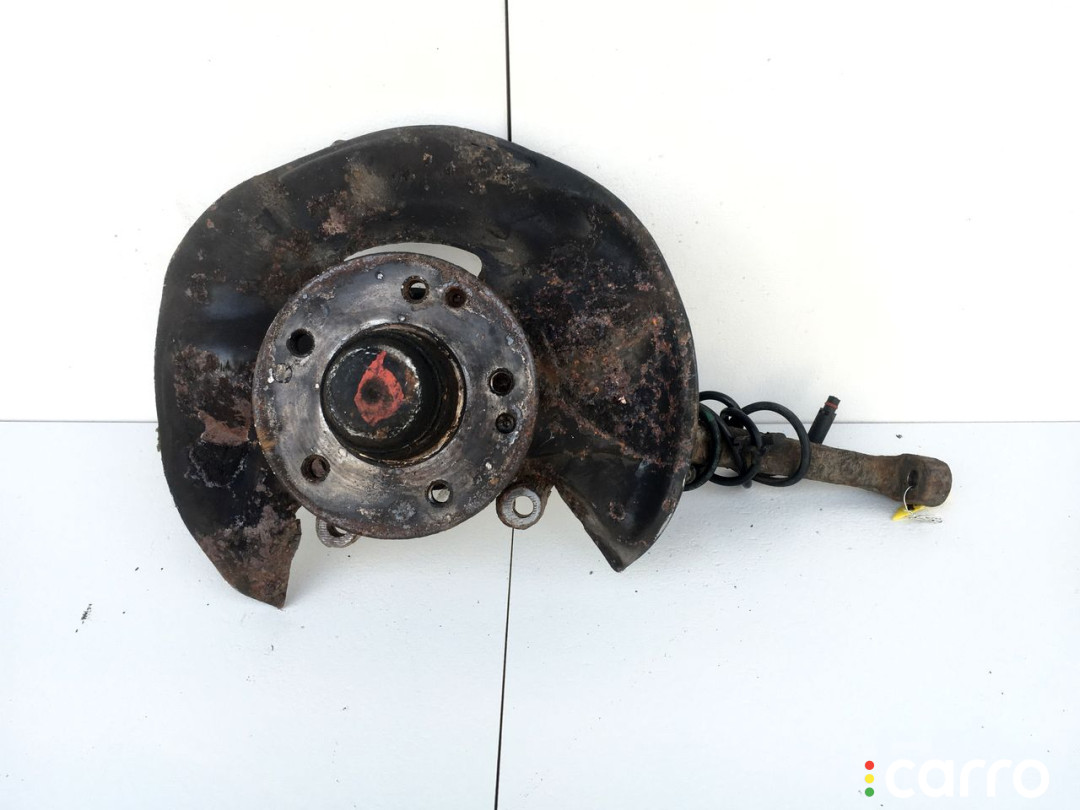 A2023300120, 2023300120, A2023300025, 2023300025 Кулак поворотный правый Mercedes C W202 1994г. - фото №1