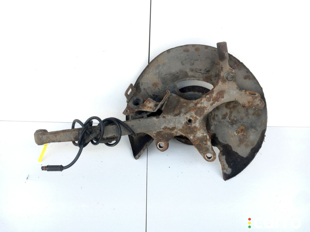 A2023300120, 2023300120, A2023300025, 2023300025 Кулак поворотный правый Mercedes C W202 1994г. - фото №2