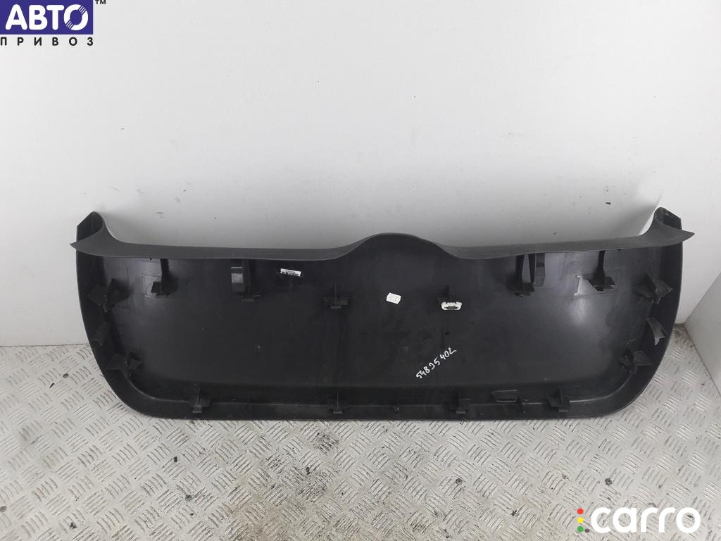 1U9867607 Обшивка крышки багажника Skoda Octavia mk1 (A4) 2003г. - фото №2