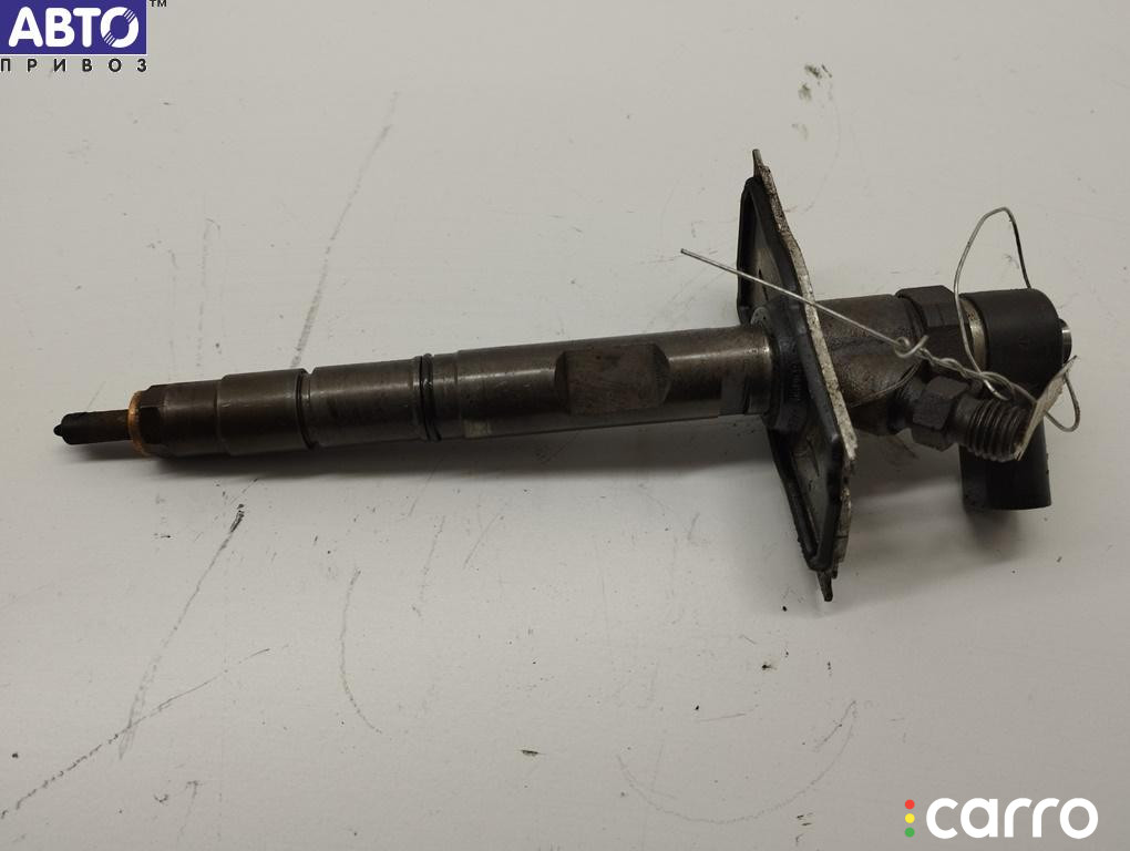 057130277M Форсунка топливная Audi A8 D3 (2002-2010) 2003г. - фото №1