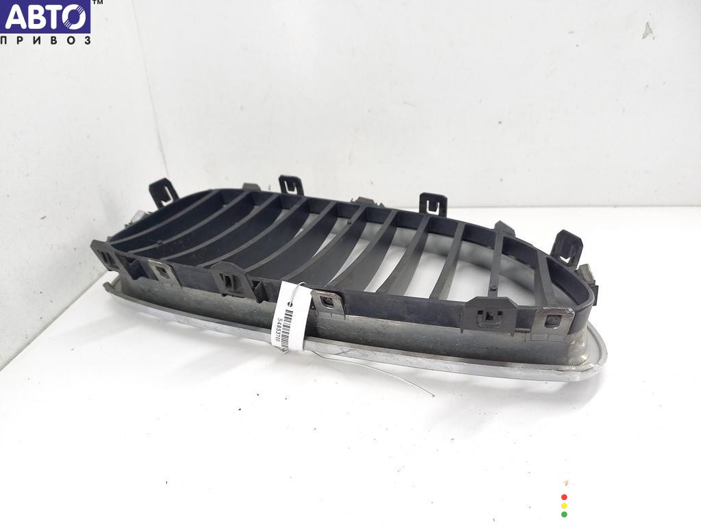 7027061, 70657701 Решетка радиатора BMW 5 E60/E61 (2003-2010) 2003г. - фото №4