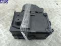 3M5117757AM Кожух аккумулятора (короб АКБ) Ford Focus 2 (2004-2011) 2005г. - фото №2