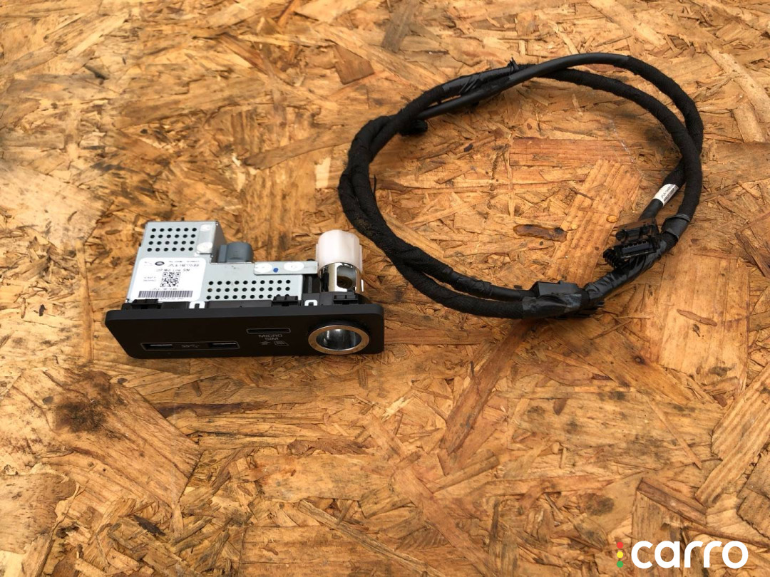 LR106219, JPLA-19E110-BB, T2R34229 Разъем AUX / USB Land Rover Range Rover Sport 2 2018г. - фото №1