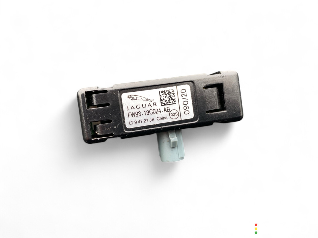 LR070173, FW9319C024AB Bluetooth антенна Land Rover Discovery Sport 2020г. - фото №1