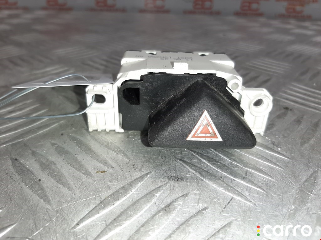 2M5T13A350AA, 1140002 Кнопка аварийной сигнализации Ford Focus 1998г. - фото №1