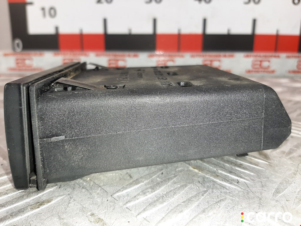 8D0941561HBZ, 8D094156101C Бардачок Audi A4 1995г. - фото №4