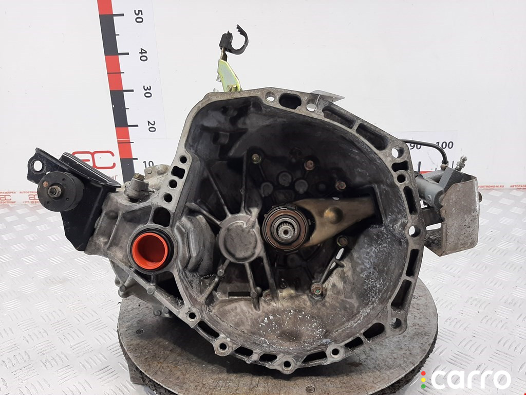 3030052A70 КПП механическая (МКПП) 5-ступенчатая Toyota Yaris 2004г. - фото №1