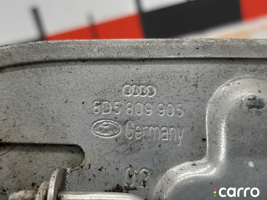 8D5809905B, 6D5809905 Лючок топливного бака Audi A4 1999г. - фото №5