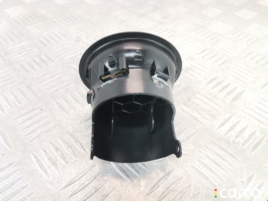 B32H64730B, BP4KGM731 Дефлектор обдува салона Mazda 3 2006г. - фото №6