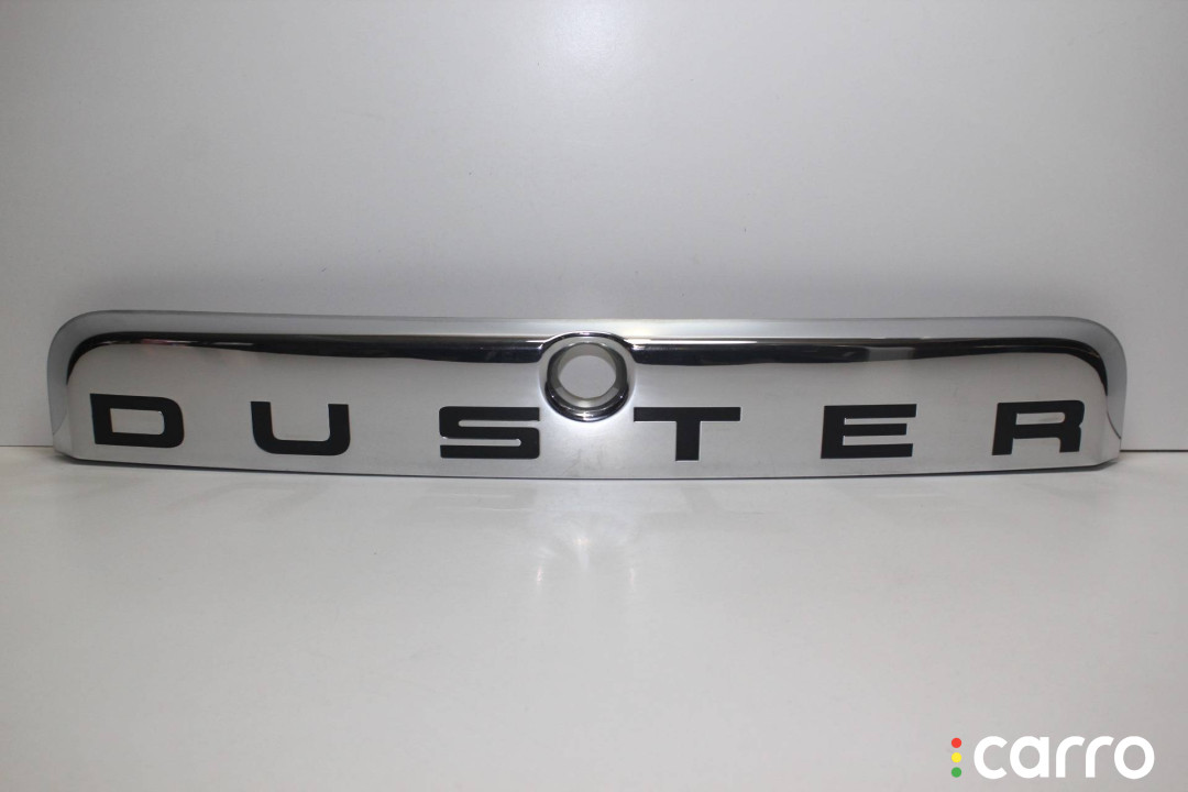 848107242R Накладка двери (крышки) багажника Renault Duster 2013г. - фото №1