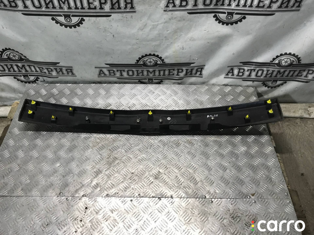 7680147070 Накладка двери (крышки) багажника Toyota Prius 3 2010г. - фото №3