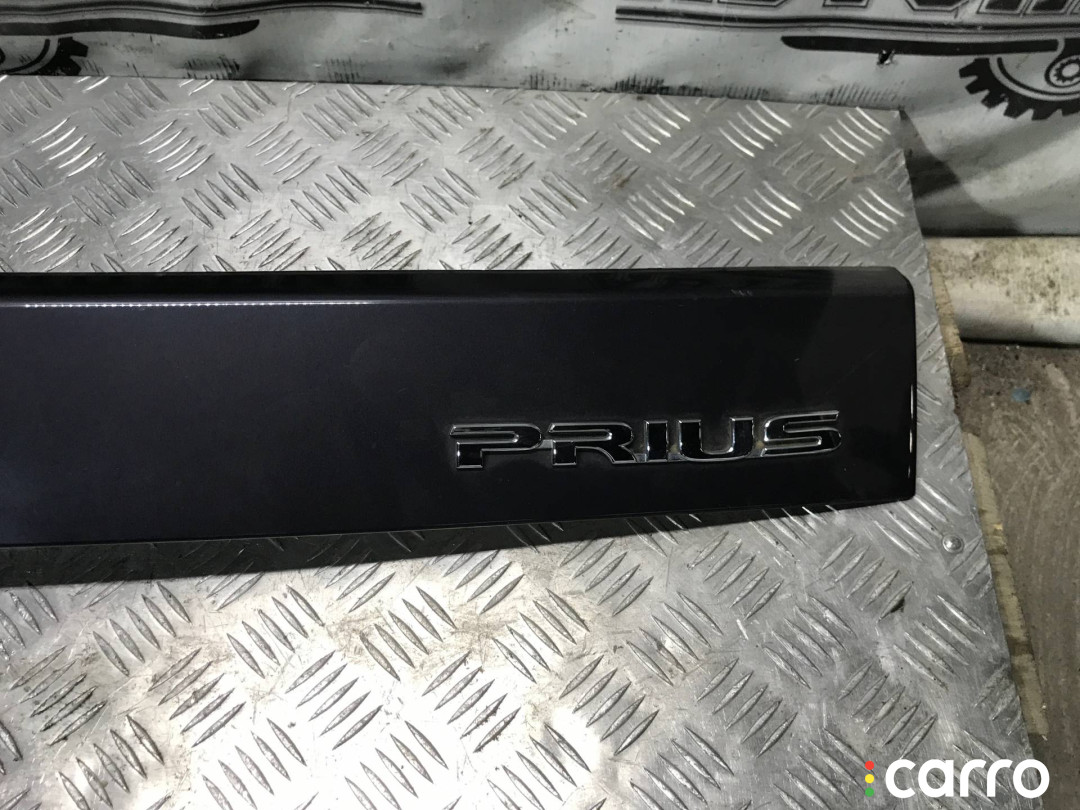 7680147070 Накладка двери (крышки) багажника Toyota Prius 3 2010г. - фото №7