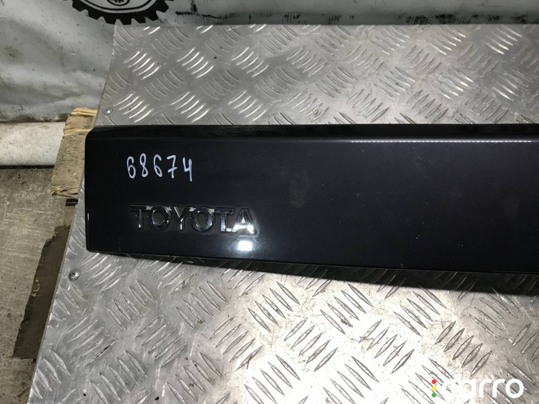 7680147070 Накладка двери (крышки) багажника Toyota Prius 3 2010г. - фото №9