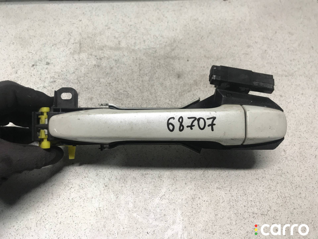 69211-74020, 6920447020, 69227-47010 ручка наружная двери задней левой Toyota Prius 3 2010г. - фото №1