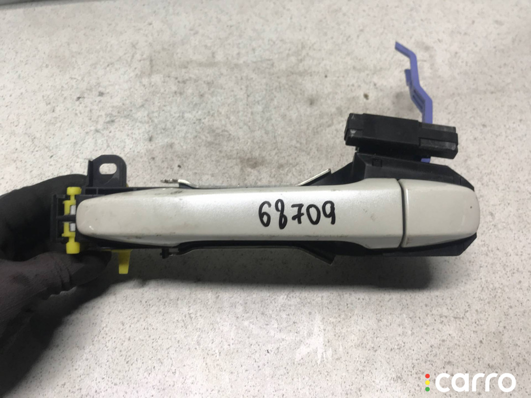 69211-74020, 6920447020, 69227-47010 ручка наружная двери задней левой Toyota Prius 3 2010г. - фото №1